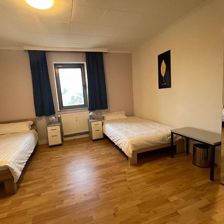Bequemes Zimmer In Moderner Unterkunft My Pension Duisburg Exterior photo